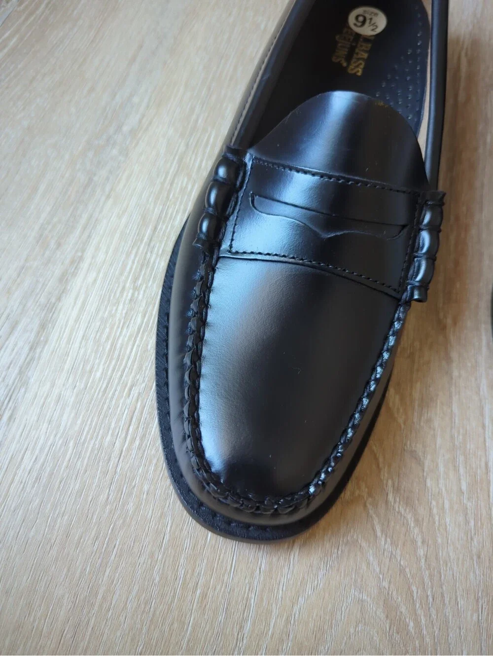 GH Bass Weejuns Larson Black Polished Leather Penny Loafers Mens 9.5 New